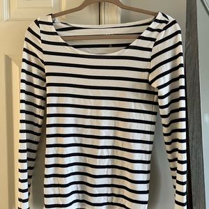 Gap scoopneck t shirt